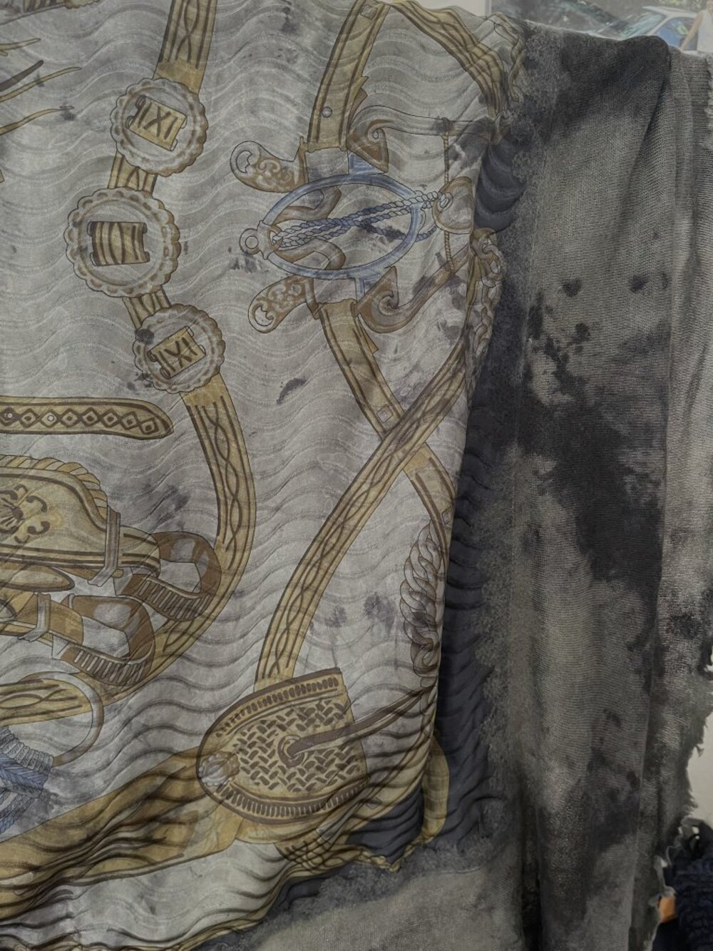 AVANT TOI CASHMERE SILK LARGE SCARF - Picture 3 of 10